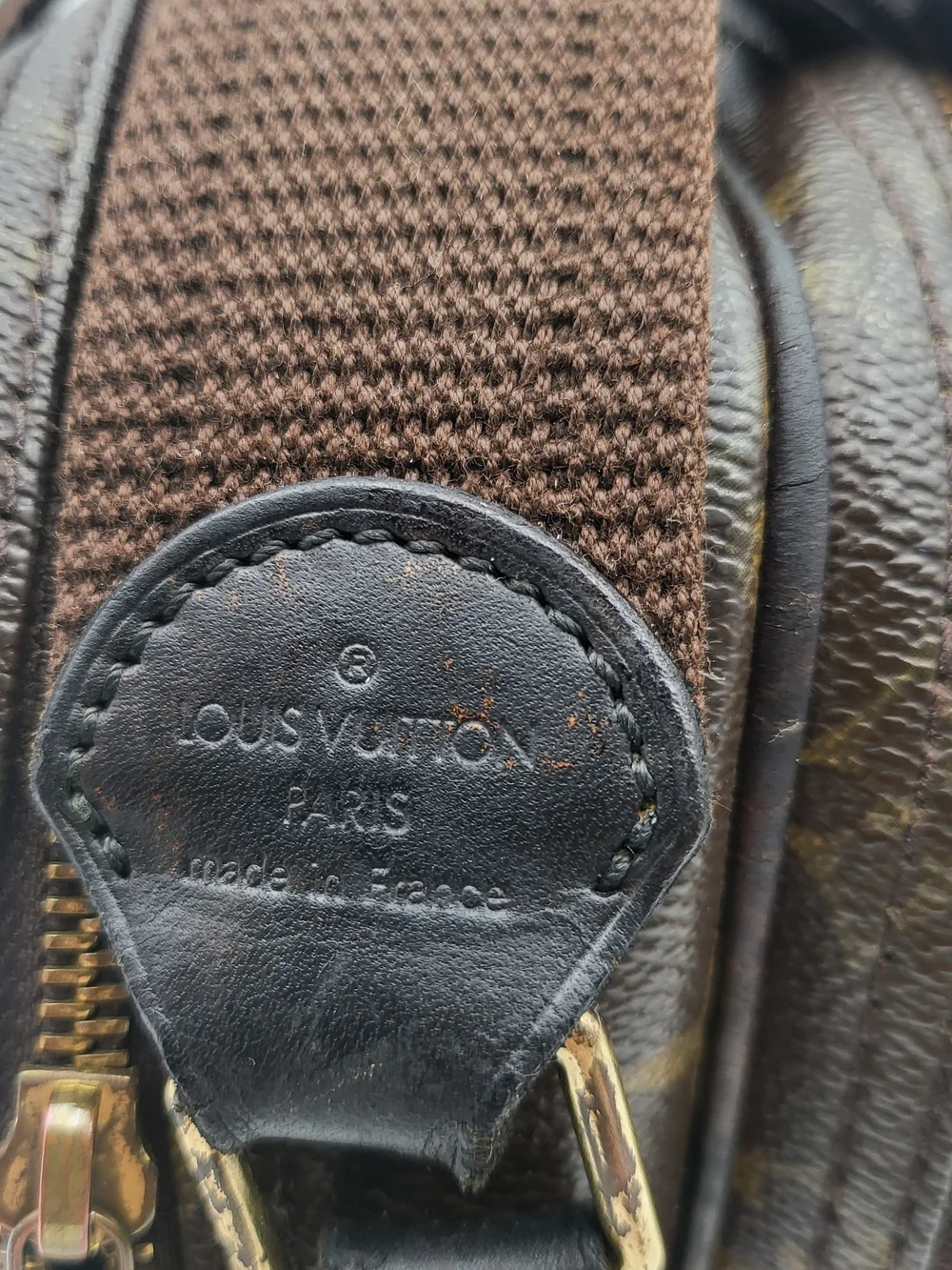 LOUIS VUITTON Monogram Canvas Reporter Bag.Authentic w/COA included!!!